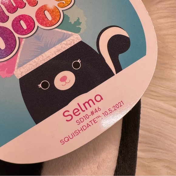 Squishmallow Selma Skunk - Large Plush - Picture 4 of 13